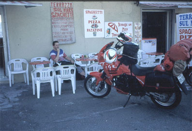 Hafenkneipe in Genua